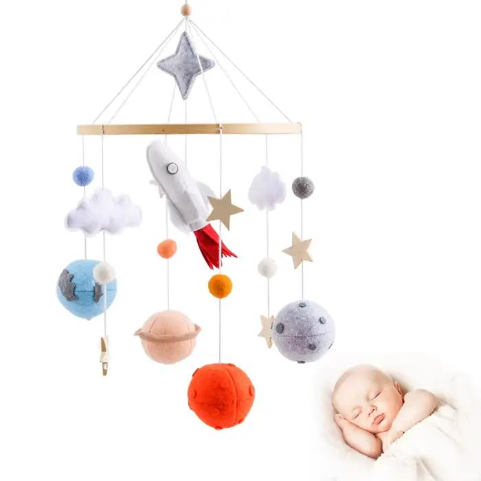 Cloche de berceau en bois pour bébé
