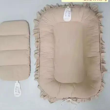 Berceau de bébé en coton et dentelle