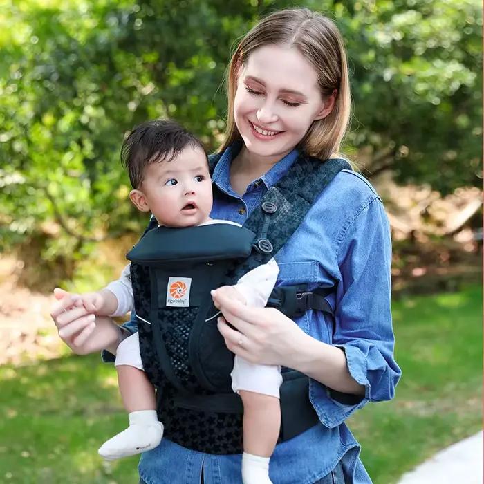 Porte-bébé Egobaby Omni Breeze Toutes les positions de transport Maille respirante avec soutien lombaire et flux d'air amélioré (7-45 lb)