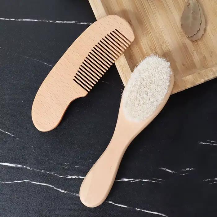 Ensemble de brosse et de peigne en bois et laine naturelle pour bébé