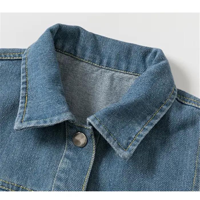 Gilet en jean vieilli pour bébé fille