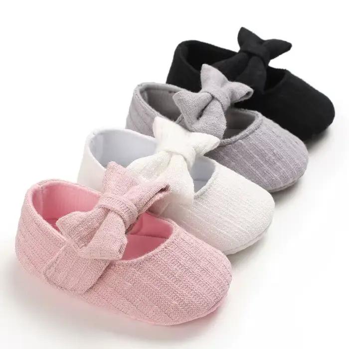 Chaussures de premiers marcheurs pour bébé avec nœud papillon