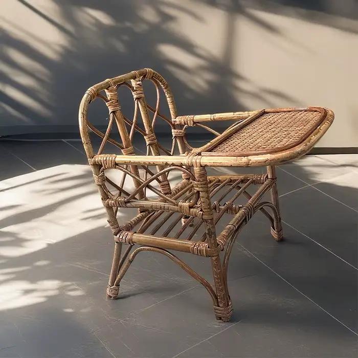 Chaise de salle à manger en rotin pour bébé