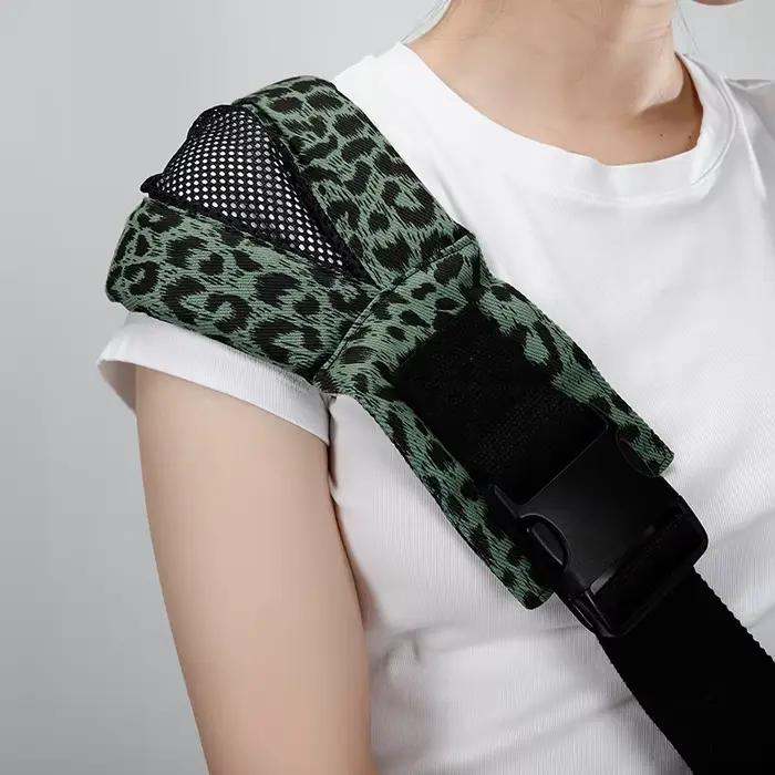 Porte-bébé à large bandoulière de sécurité pour sortir