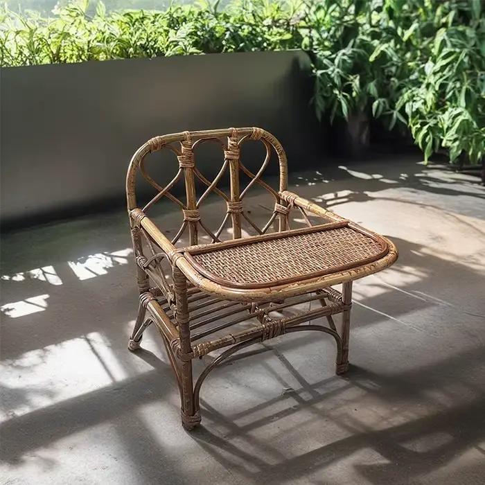 Chaise de salle à manger en rotin pour bébé