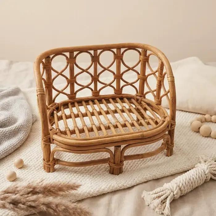 Accessoires de photographie pour nouveau-nés : lit de pose, chaise panier en rotin, canapé rétro en