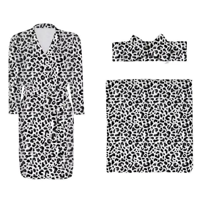 Robe de maternité assortie à une couverture pour bébé