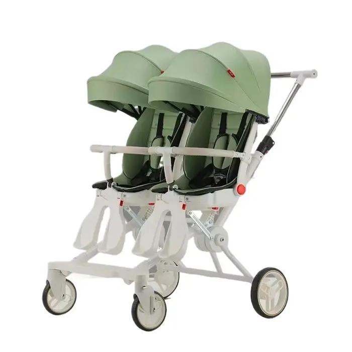 Poussettes jumelles pour deux enfants